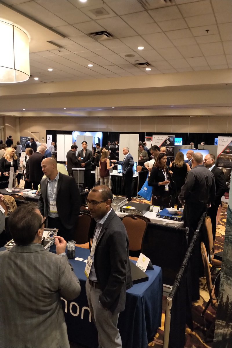 CarttCa's tweet image. On the @ccsaonline Connect Showcase floor this morning.