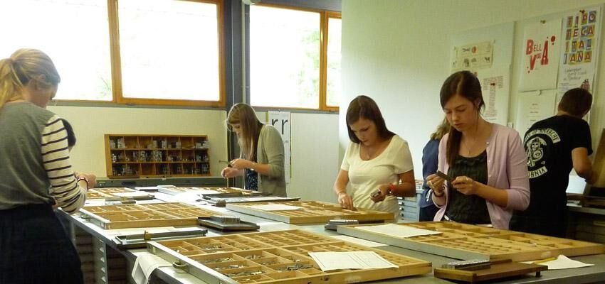 ArcD_KU's tweet photo. Looking for summer Study Abroad options? Explore typography &amp; printing in Italy-in the very cities where the   major type families we see &amp; use each day were born over 500 years ago. [Meeting TOMORROW, Wednesday, SEP.18 @ 5:30pm in Chalmers 203A] @KUStudyAbroad #kudesign https://t.co/JqlRZZJ0Z0