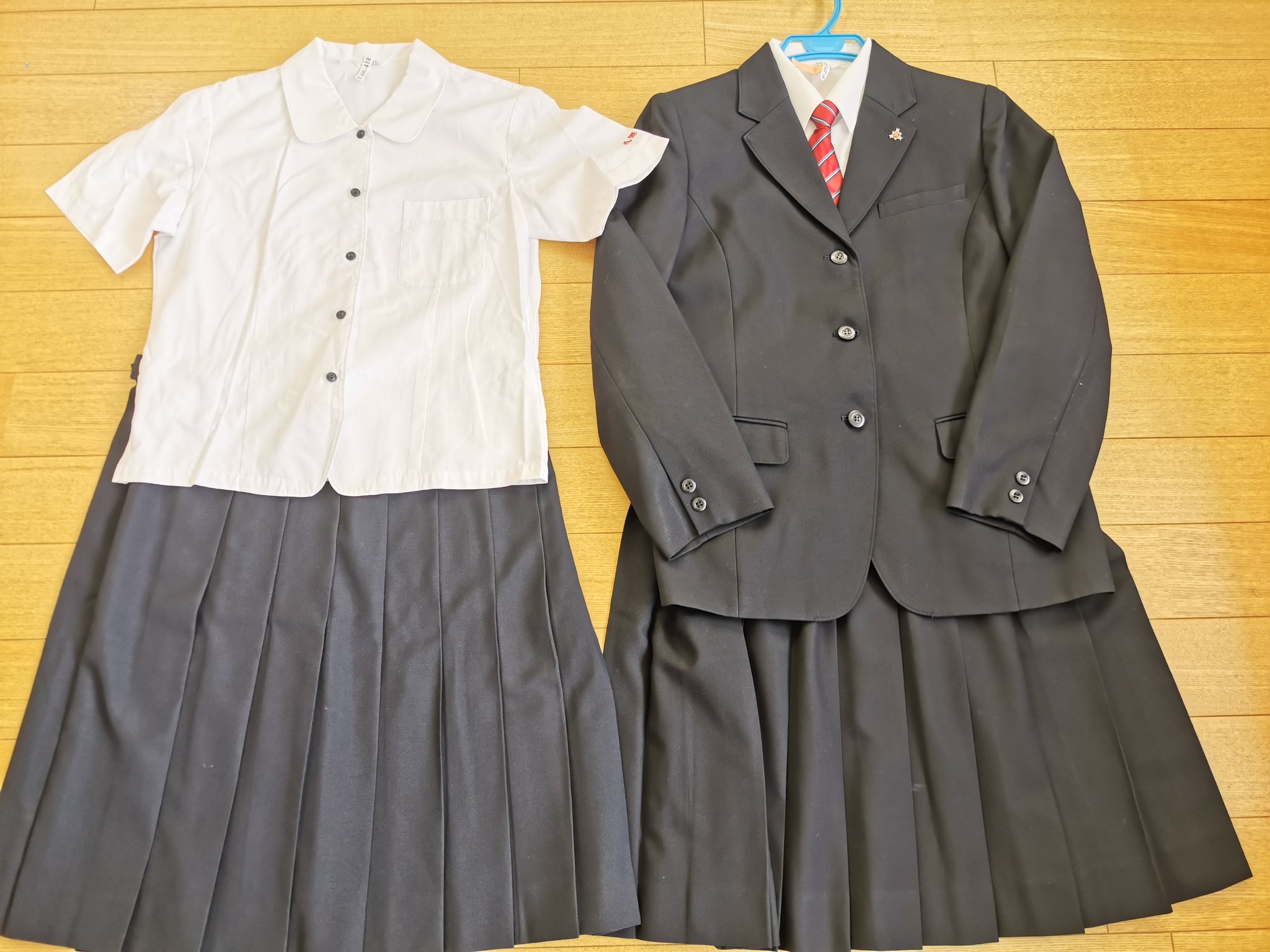 制服買取 デジタルウェブ 福岡県立朝倉東高校の制服セットを買い取らせて頂きました 着回しがしやすい上下無地のブレザー制服 冬服はネクタイを付けます デジタルウェブへお売り頂きありがとうございました 制服 学生服 制服市場 制服買取り 制服