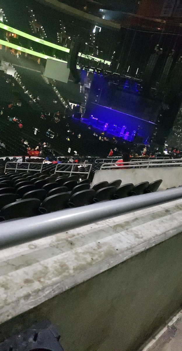 LexIsTeamBreezy's tweet photo. I'm here yall🙌🏾❤
#indigoattour 😝🐐🔥 https://t.co/Ev6nQ9ZTNu