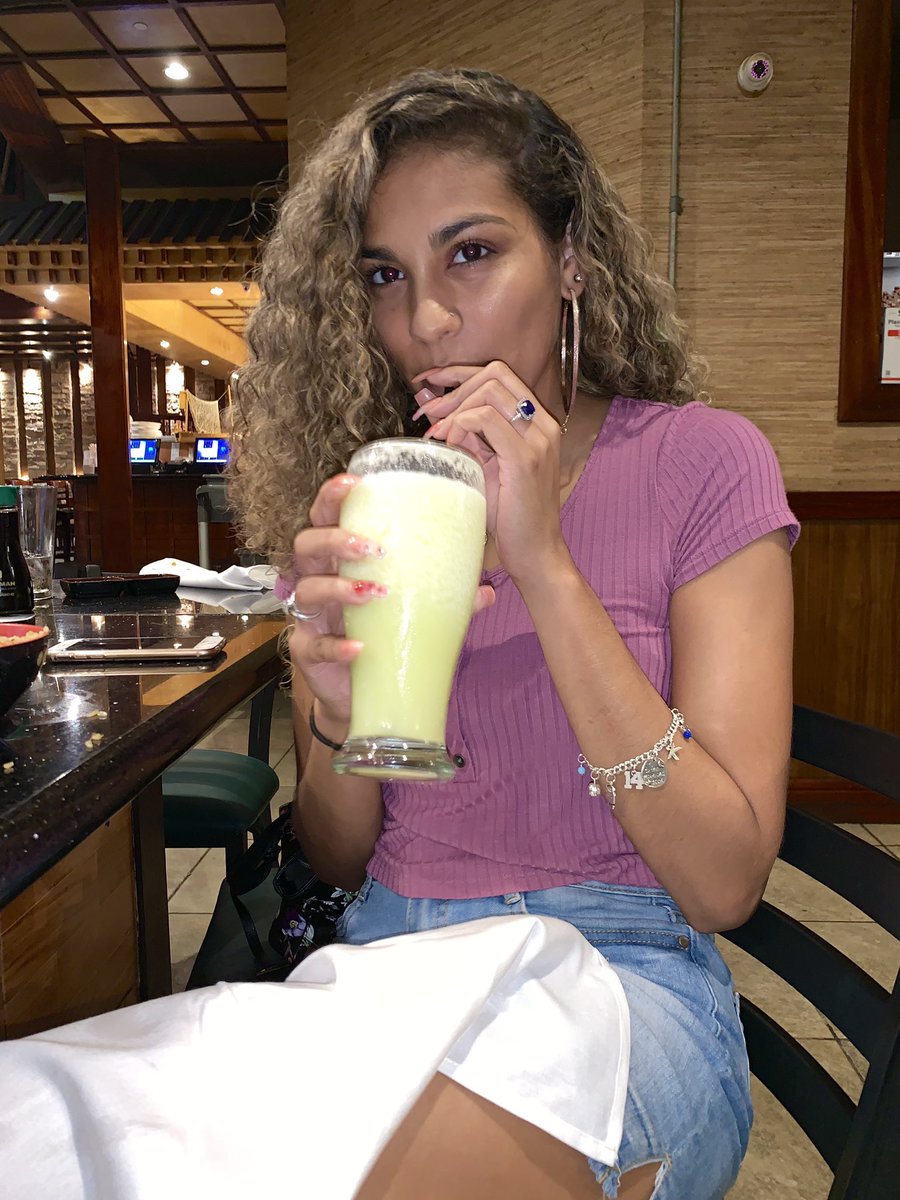 BasedBanksquiat's tweet photo. Happy 22nd birthday boo I love ya ❤️ and “ya looking edible” 😂😂😂😂 https://t.co/hc8Mk2LeDy