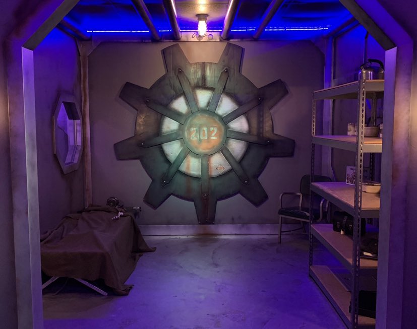 _ProjectEscape_'s tweet image. Does your team have what it takes to disarm the bomb in Vault 202 in under an hour?