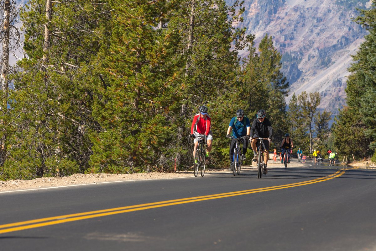 DiscoverKlamath's tweet photo. Over 2,200 riders attended the first Saturday of #RideTheRim! You still have one more chance to experience Crater Lake National Park vehicle free this Saturday, September 21st 🚵‍♂️ https://t.co/7RCyfXLxfW