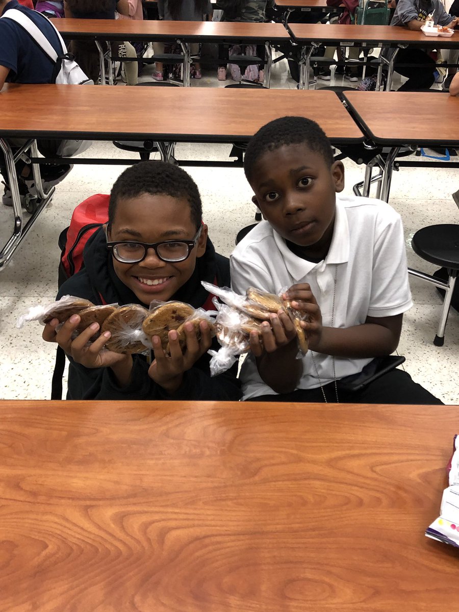 Gus Cesar tweet media