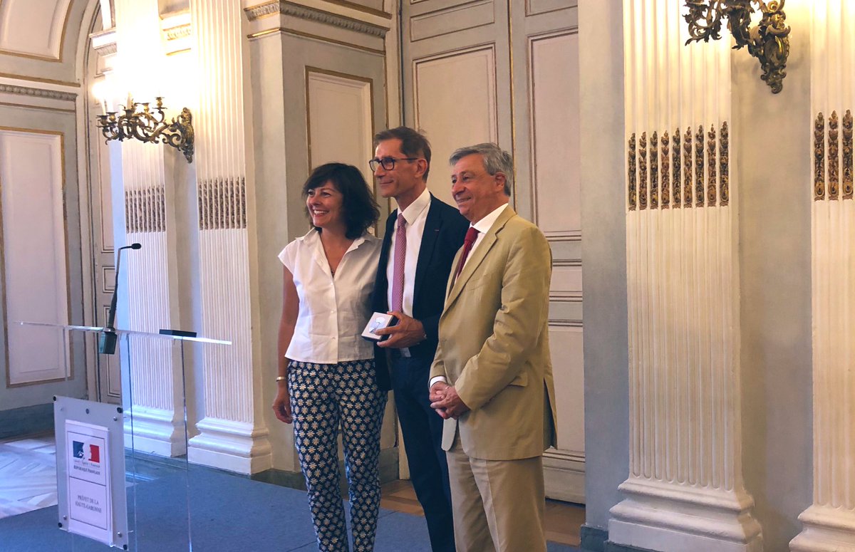 CaroleDelga's tweet image. Heureuse de célébrer hier à #Toulouse le départ vers de nouvelles fonctions de Didier Kruger, Dir. de la DREAL d’#Occitanie.
L’occasion pour moi de souligner la grande qualité des fonctionnaires de l’Etat et leur excellente coopération avec les service de la #Région @Occitanie.