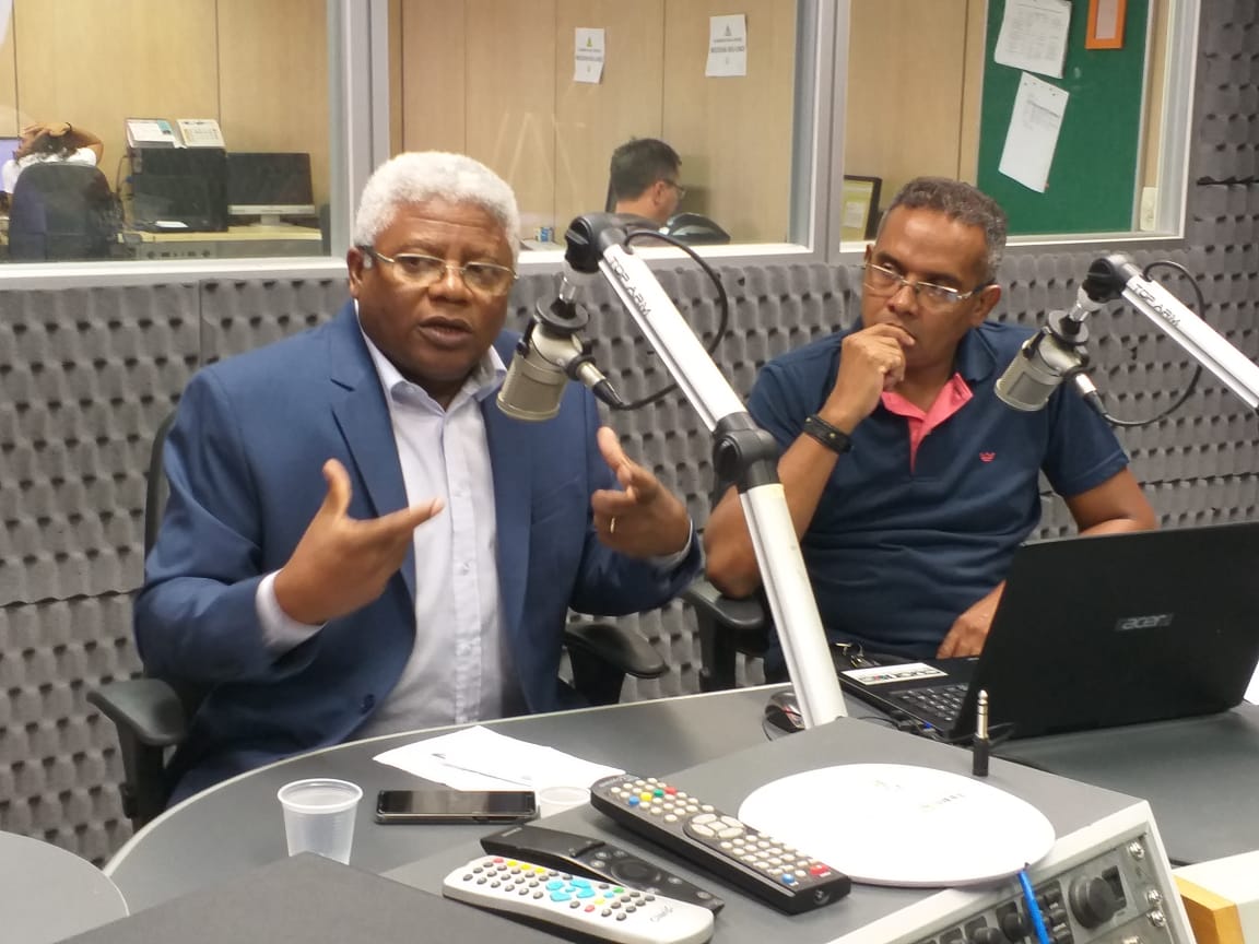 Gersonpi65's tweet photo. Estive nesta tarde na Rádio Timbira onde abordei a importância e necessidade de se ter o 17 de setembro como data comemorativa a Negro Cosme. Foi uma boa conversa no Programa Contraponto com Mônica Moreira Lima, Edvaldo Oliveira e Renato Jr.
#avante
#MaisVisibilidade https://t.co/mwD6XVLQlk