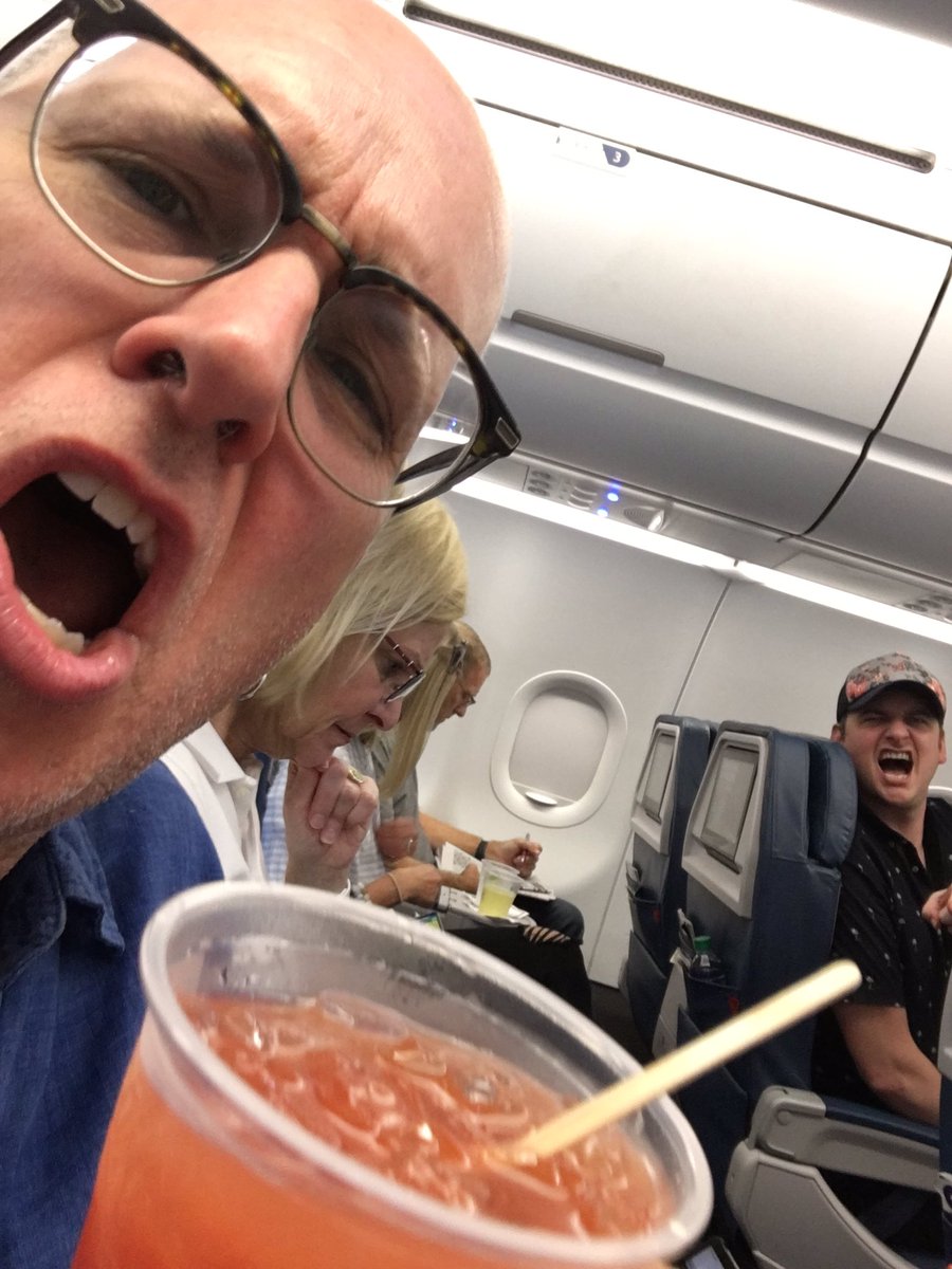 KellyAuCoin77's tweet photo. When $Bill and Bryan Connerty found themselves on the same flight, things started out ok...
But then they took a turn.
#FraternizingWithTheEnemy #Billions #teamconnerty #teamdollarbill https://t.co/9WzLnecxme