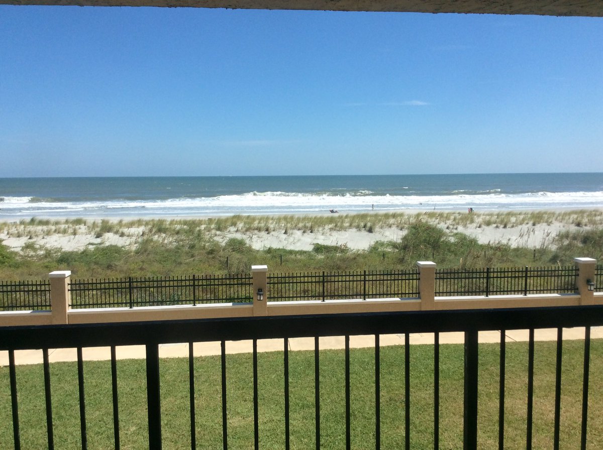 NEFLRealEstate's tweet photo. Waves are looking good from this 2 floor condo in Jacksonville Beach. Curious about available oceanfront condos in Jacksonville Beach Florida? DM me or call 904-607-0648. #oceanfrontcondos #FloridaRealtor #JacksonvilleBeach #JacksonvilleRealtor https://t.co/QKJSOQIAJL