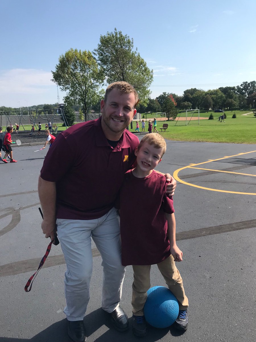 2ndLme's tweet photo. Matching outfits today for J and ⁦@MahersMinions⁩ https://t.co/E1qA7KcAPB