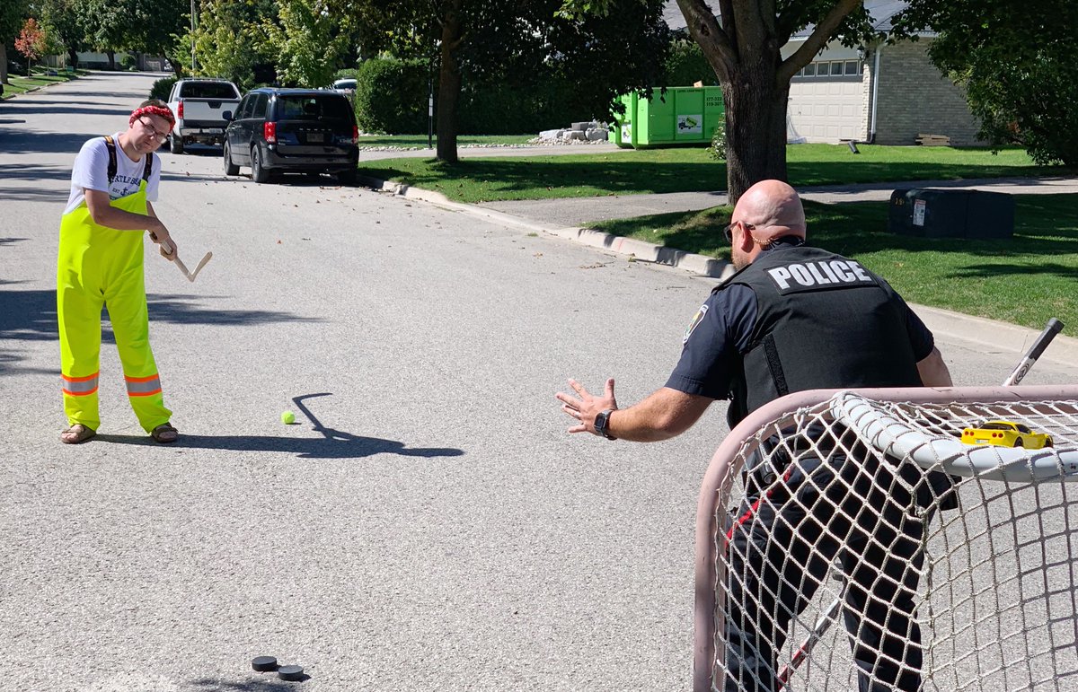 When an @OrangevillePS officer takes a couple of minutes to stop and play road hockey with my son - that’s pretty cool. #KOPS @WayneKalinski <a href="/LeahGilfoy/">Leah Gilfoy</a>  <a href="/orangeville/">Orangeville</a> #orangeville