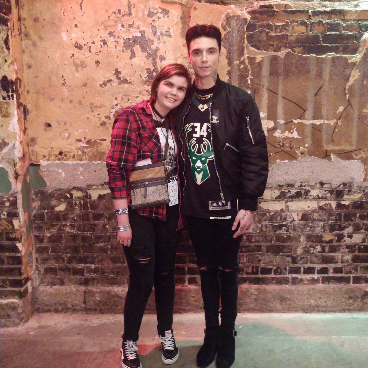 thrasher_queen1's tweet photo. I have been through some hard times, listening to your music was like you were reassuring me everything was going to be ok. You inspire me the most, all I had was music. Thanks, Andy❤ @ChrisABiersack @andyblack https://t.co/jbARvylAta