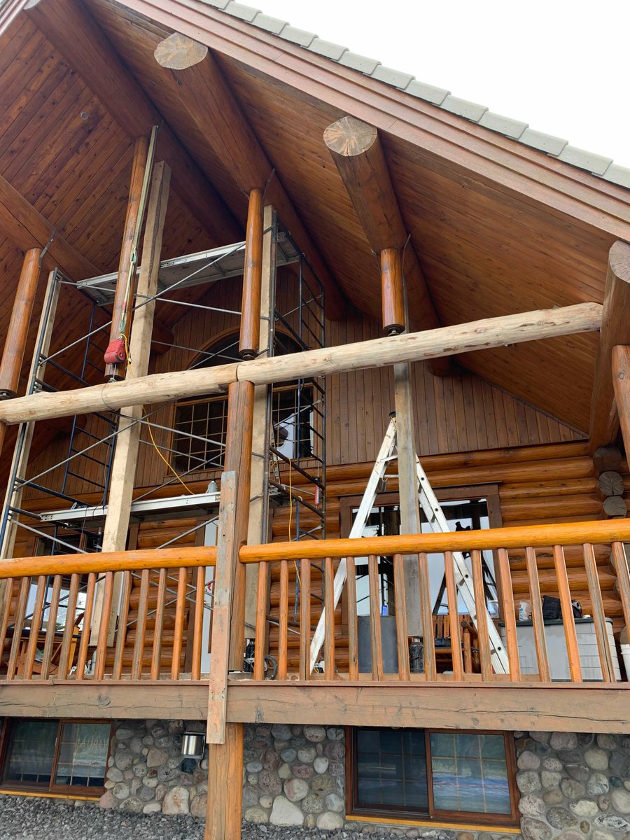 MH_WoodS's tweet image. A difficult lateral replacement beam near Cypress Hills,AB.  In order to replace it, support posts aid ridge and purlins to support them while the rotted post is removed.  The beam is then replaced as three pieces.  Smaller braces are added to alleviate shifting. #logbuilder