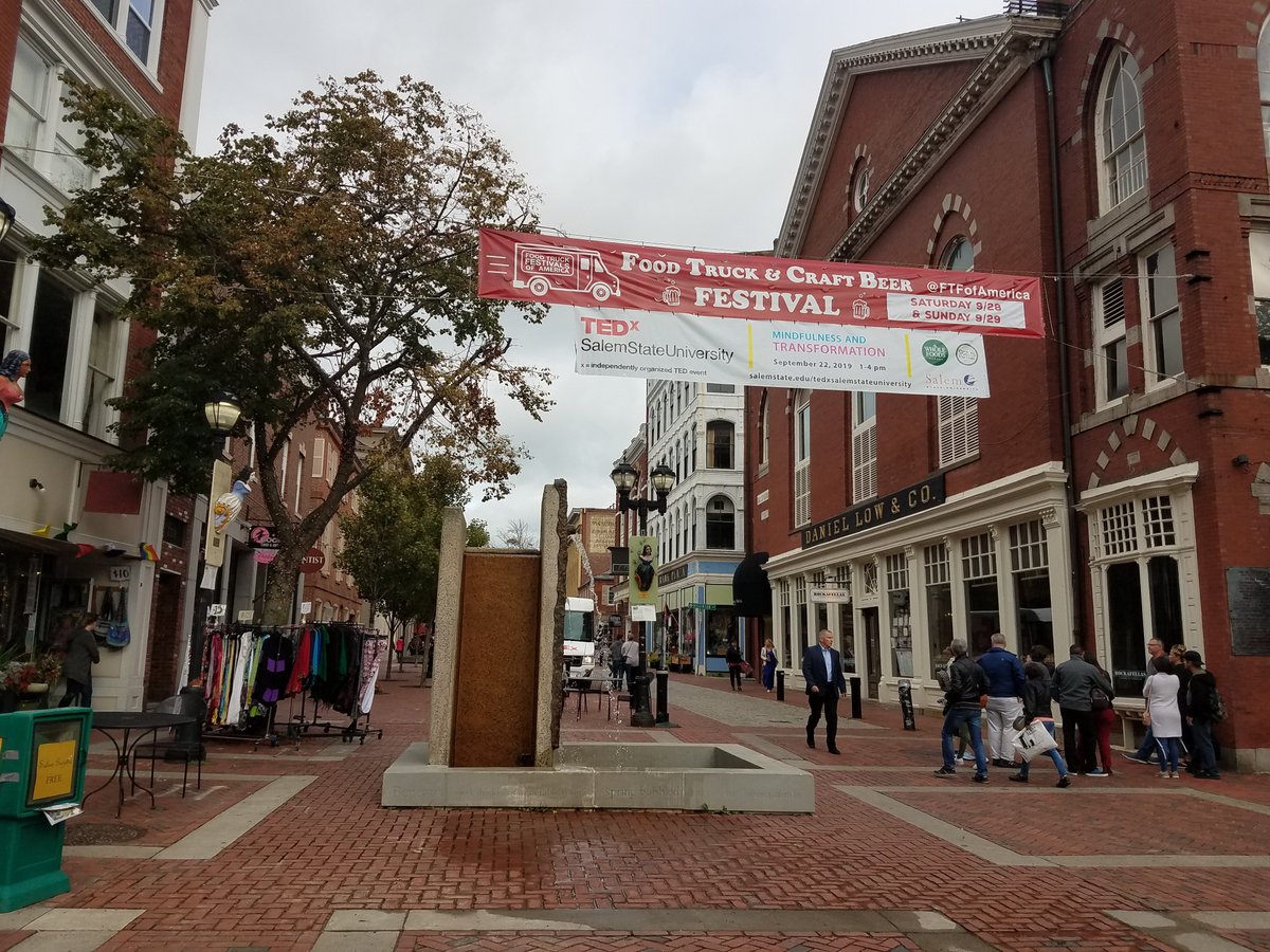 FTFofAmerica's tweet photo. We're coming! #Salem 9/28-29 #foodtrucks #CraftBeer @DestSalem @RedsKitchn @zinnetruck @IGottaQ @MoyzillaTruck @EatWalloons @Saycheeseft @StuffedByPapi @Trolley_Dogs @CaptainMarden @whoopie_wagon 
Special discount beer packages at https://t.co/JHwcEKBlPh @TGBrews @MightySqrl https://t.co/YbuQ9rKP6C