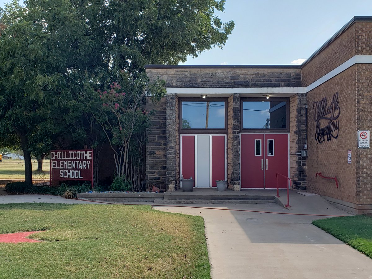 JanetDHurley's tweet photo. Last week I was close to coast this week I'm closer to Kansas. Chillicothe ISD was the birthplace of #schoolIPM in TX. I was really on my way to another school system to assist with their #IPM program. And now I'm in Lubbock https://t.co/MsgJBvFSaC