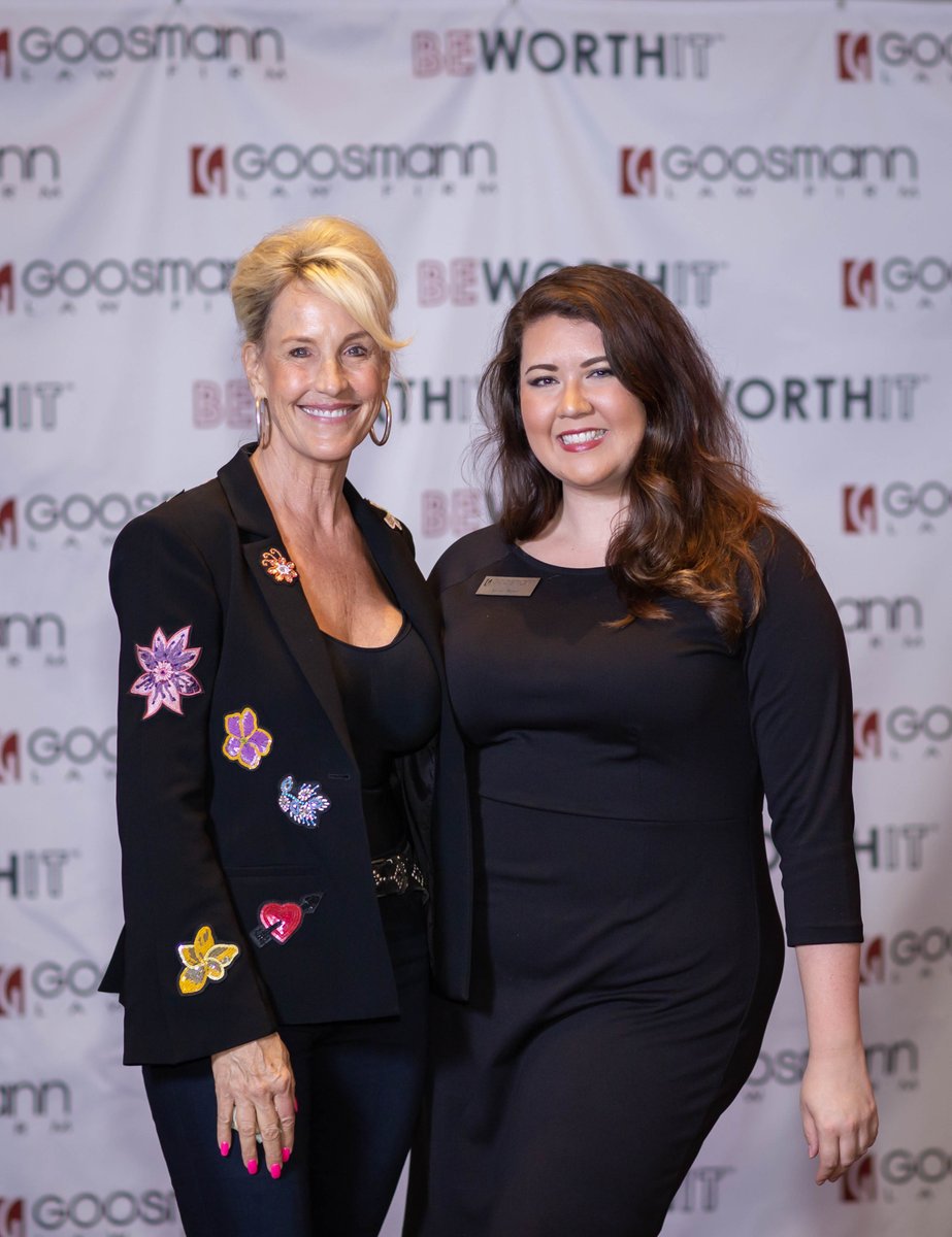 GoosmannLawFirm's tweet image. Our team loved having the opportunity to meet Erin Brockovich and hear her story at the BE WORTH IT conference!
