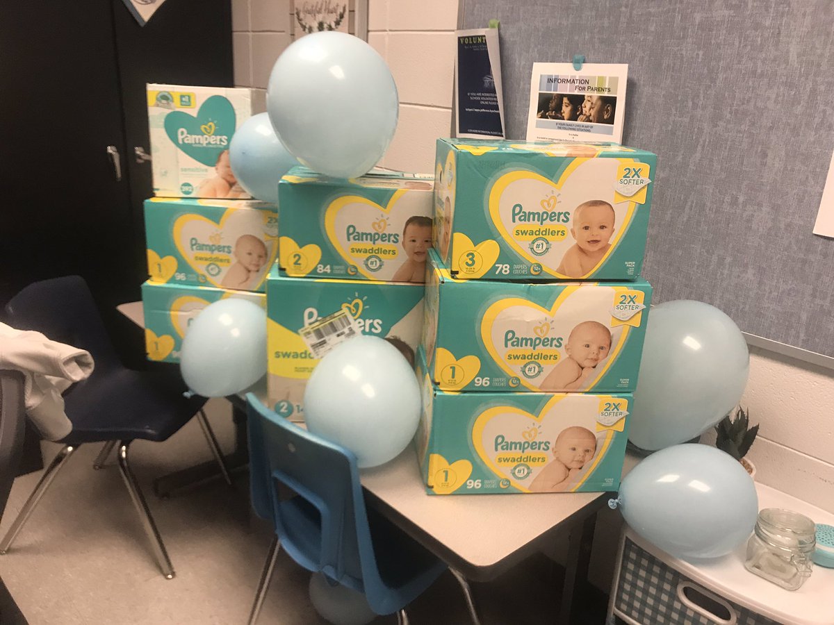 FRCMrsCardwell's tweet photo. In the midst of the rush to get things in order at my schools before my maternity leave💥💥💥 showered by my @eaglesofEES family! #blessed https://t.co/f3a9u8rALO