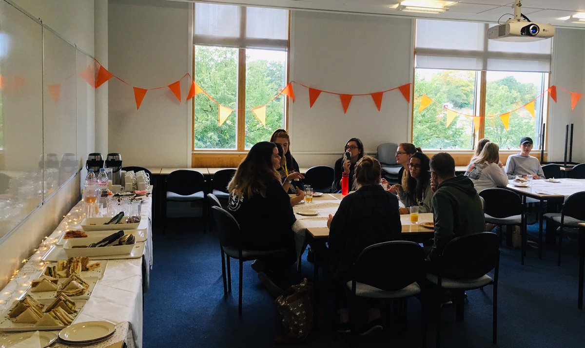sturt_karen's tweet photo. #ARUwelcome to all our @ARUCreative and @ARUaboutideas #students π Great 2 days, so far π and #excited to meet so many of you already! #Freshers2019 @ARU_AHSS @AngliaRuskin https://t.co/DCgB5KKtHt