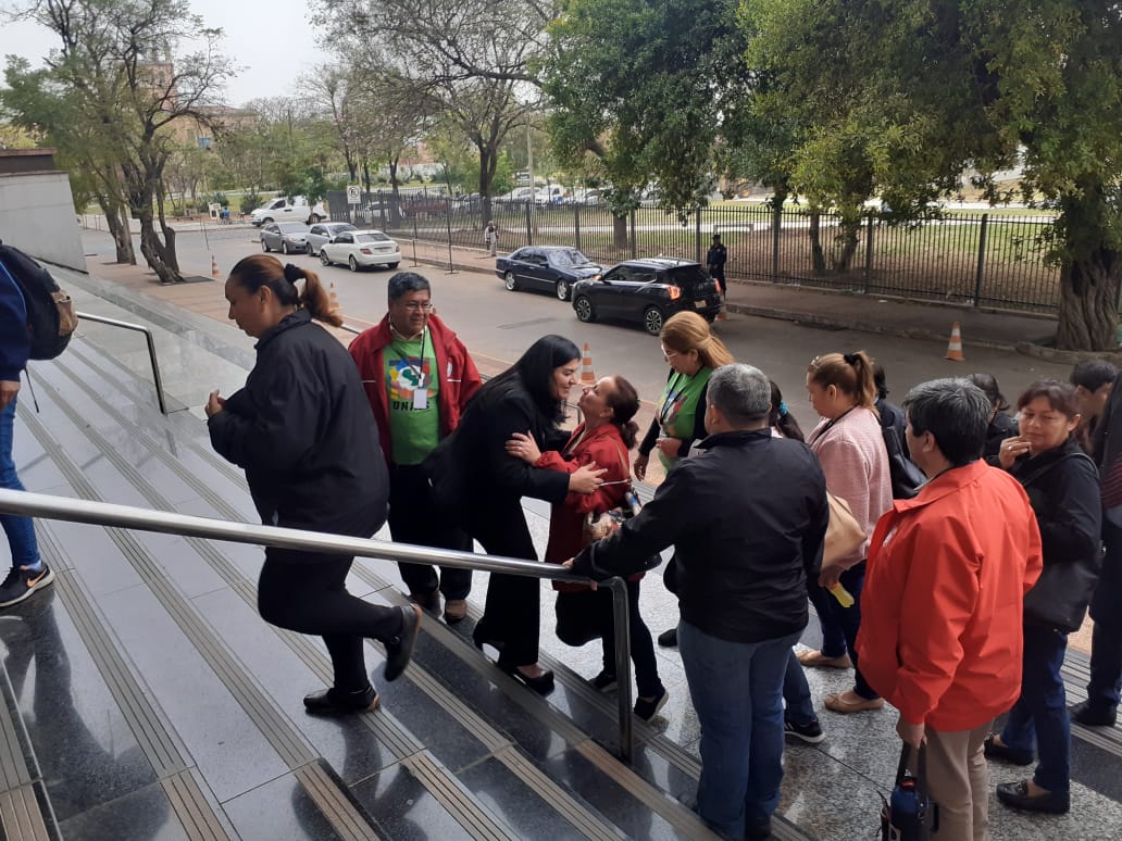 Gracias al trabajo que realizamos con <a href="/DiputadosPy/">Cámara de Diputados</a> Tito Ibarrola, logramos una solución histórica al problema de sobre endeudamiento que enfrentan unos 3.700 funcionarios del Ministerio de Salud. Serán beneficiados con la refinanciación en entidades entidades financieras.