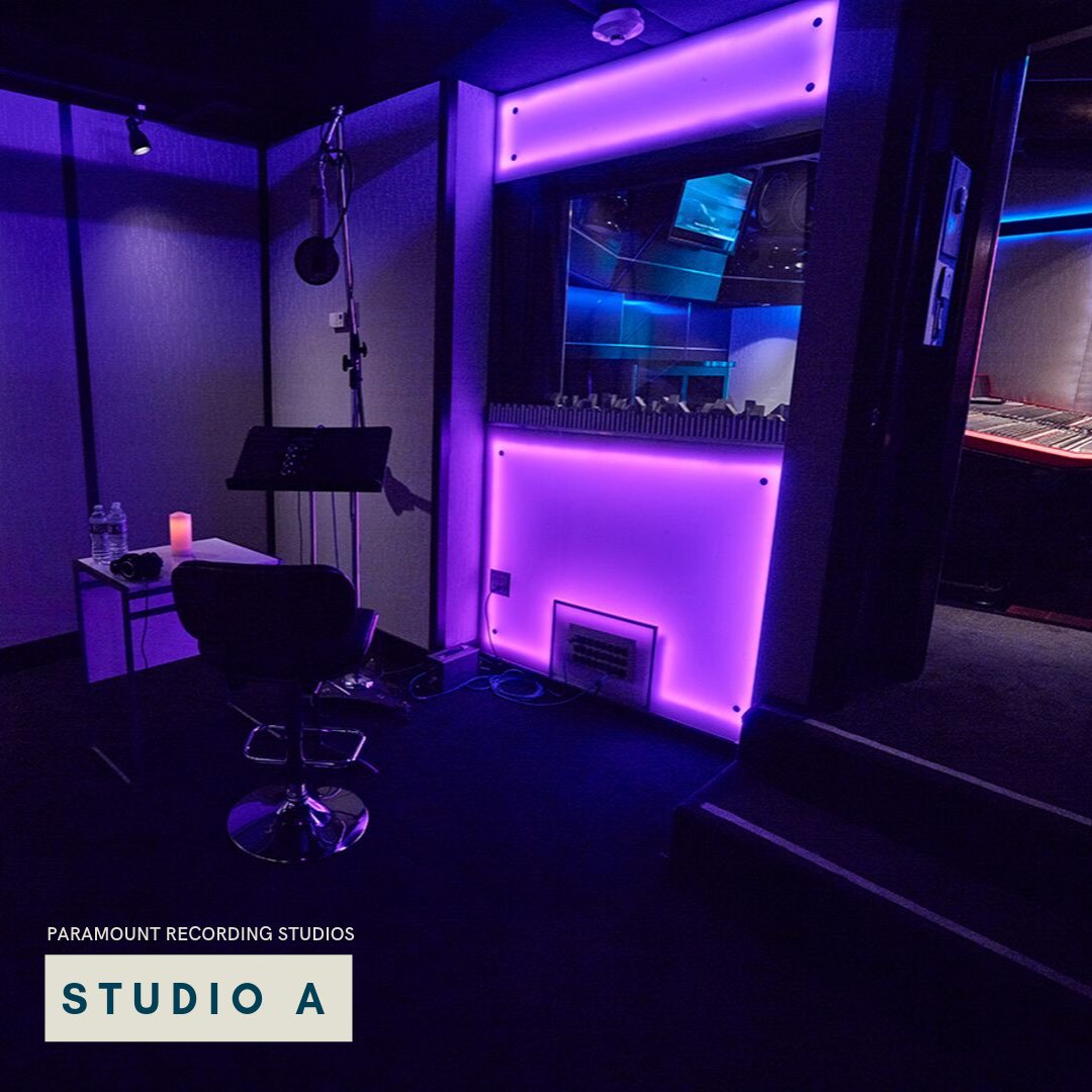 PmountRecording's tweet image. Raise your hand if you use songs to say things 🙋🏻‍♀️🙋🏽‍♂️🎤 #studiolife #music #singers #musicians #songwriters #recording #artist