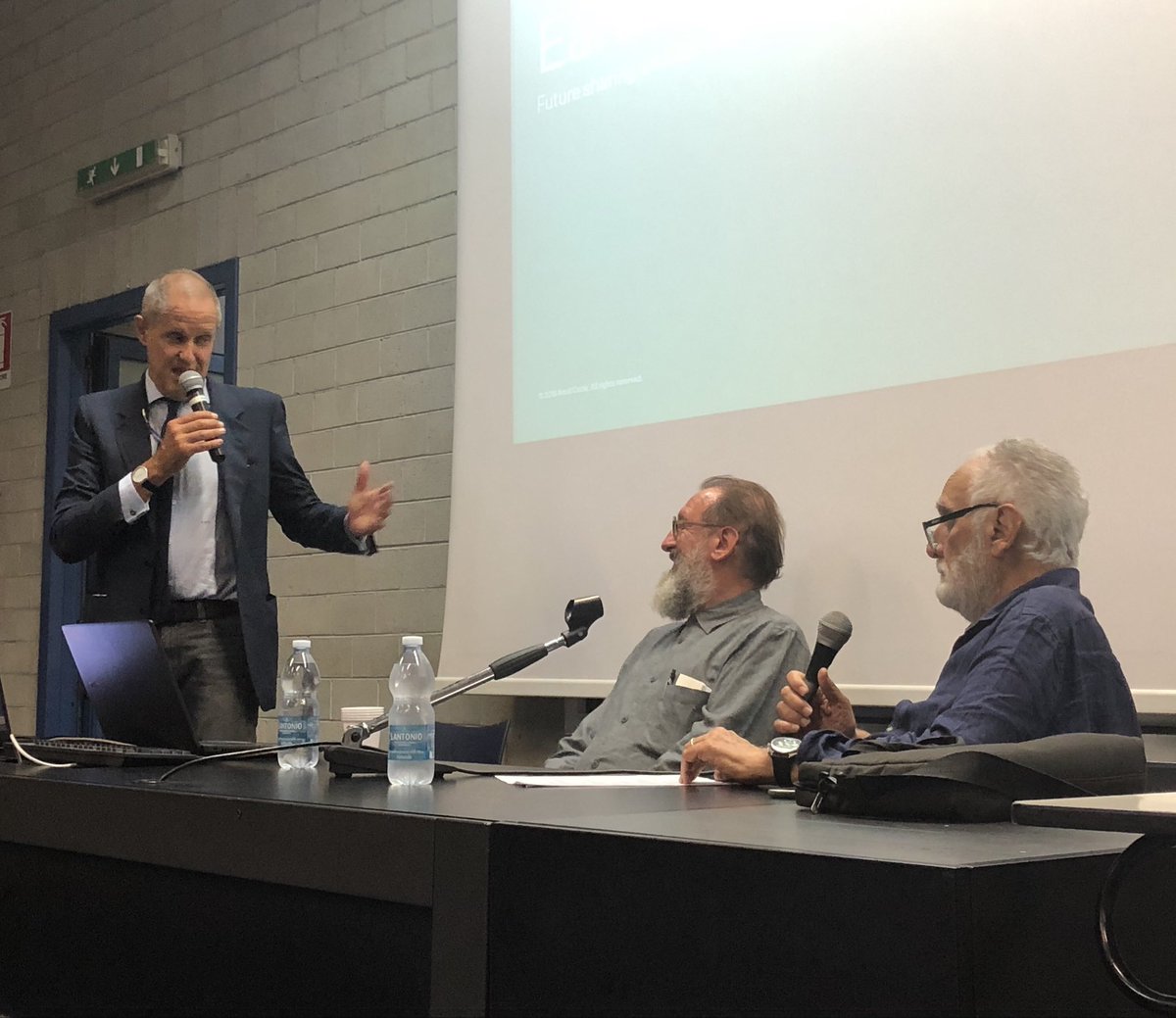 gdt62's tweet photo. #EarthStations future sharing architectures con #MicheleDeLucchi , al centro della #storiadiinnovazione #Olivetti nei suoi anni, a @ComuneIvrea con @StefanoSertoli https://t.co/xGD14qfiWS