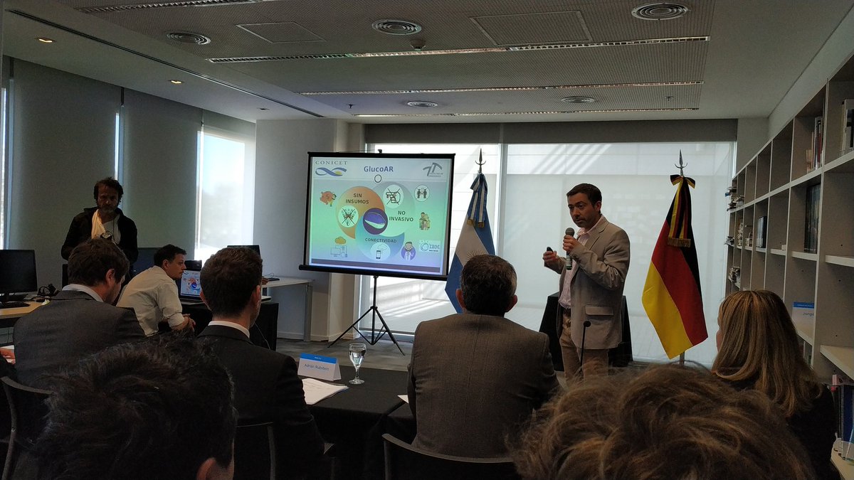 BioAnuchis's tweet photo. Acompañamos a #Merck en el evento del premio de #innovacion en #salud, apoyando las iniciativas de promoción de transferencia de tecnología https://t.co/CASN3sswKq