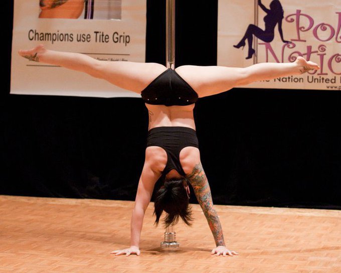 Little early in the week for a throwback, but I&rsquo;m feeling this powerful today. Look at those muscles<a href="/tag/strength"class="tags"><span>#strength</span></a><a href="/tag/handstand"class="tags"><span>#handstand</span></a><a href="/tag/athlete"class="tags"><span>#athlete</span></a><a href="/tag/acrobat"class="tags"><span>#acrobat</span></a><a href="/tag/aerialist"class="tags"><span>#aerialist</span></a>