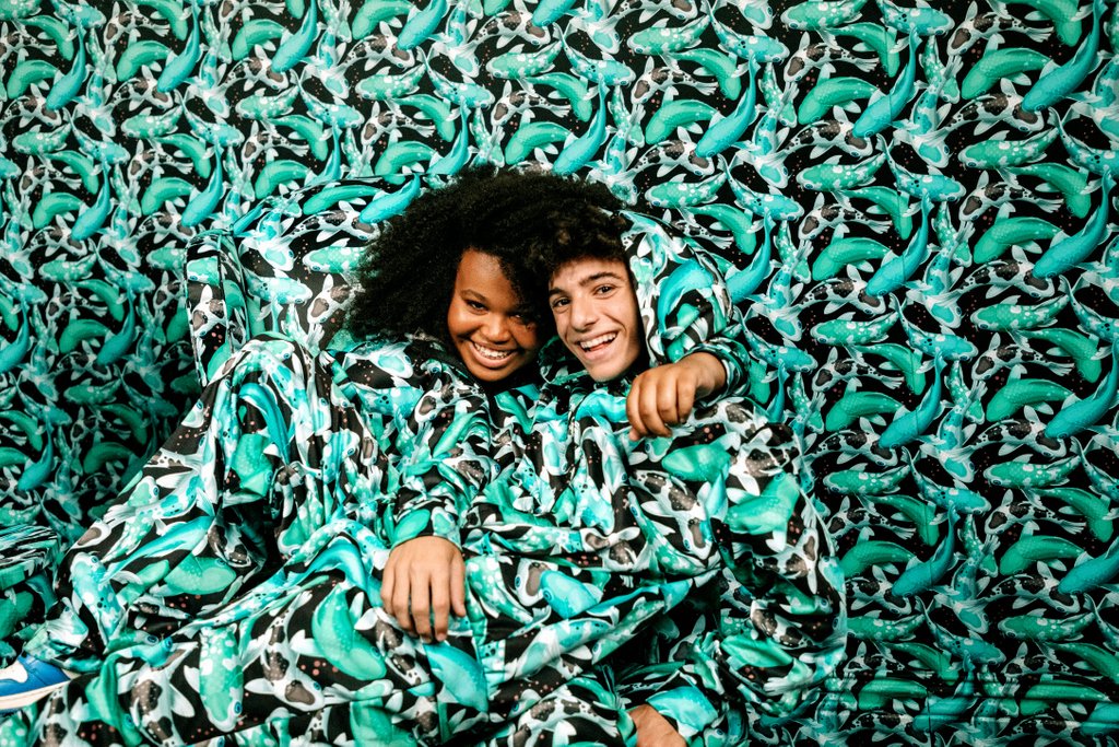 ScenarioPhoto's tweet photo. Every wondered what it would be like to be one with your room💚💙?
⠀
Let's explore that rabbit hole for a fun-filled Tuesday 👀! 
⠀⠀
#thescenariostudio #scenariophoto #studiophotography #photoboothfun #madeforinstagram #visualart #photoset #set #dynamic #thingstodoinla https://t.co/aDcpBmK2iI