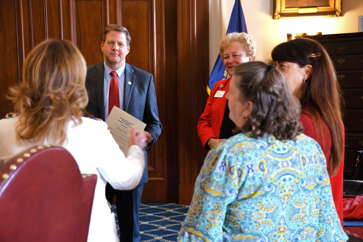 Chris Sununu tweet media