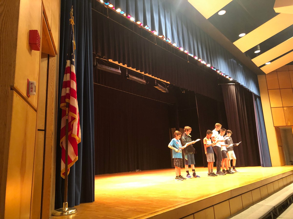 CocalicoMiddle's tweet photo. 7th grade historians celebrate Constitution Day by participating in the Preamble Challenge with Mrs. Hackman and Mrs. Gracey! #preamblechallenge https://t.co/ui1tNVyd3o