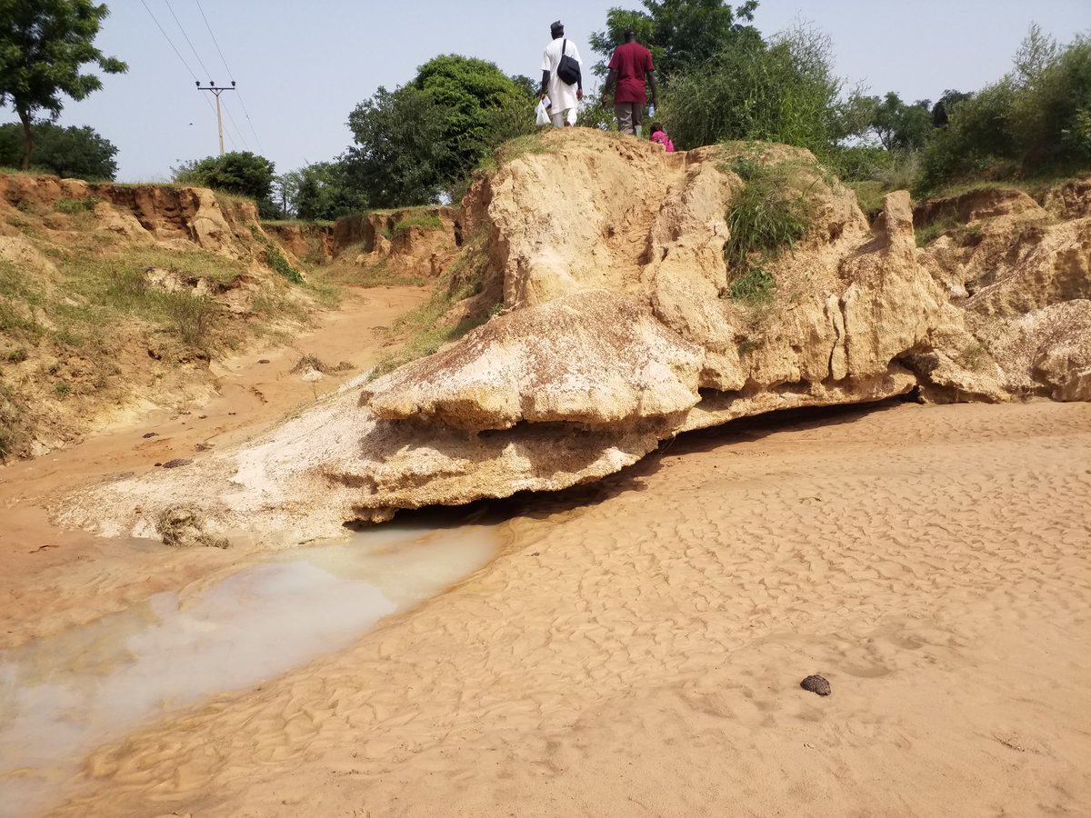 KanoNewmap's tweet photo. The famous Yan-sabo earth dam in Tofa LGA of Kano State that had been improving livelihoods of several communities around it over the years. Unfortunately, severe erosion bedevilled its embankment and it eventually collapsed! https://t.co/S3kXpdaV9w