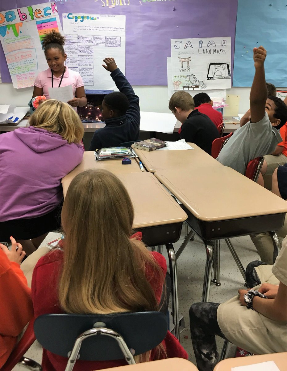 mrkramerfsd's tweet photo. Yesterday we also learned why and how the planets in our solar system rotate!  We also played a heated planet sort game. #6thgradeHAPPenings #CSS #pretzelpride #science #planets #solarsystem https://t.co/ggTQCNxVOp