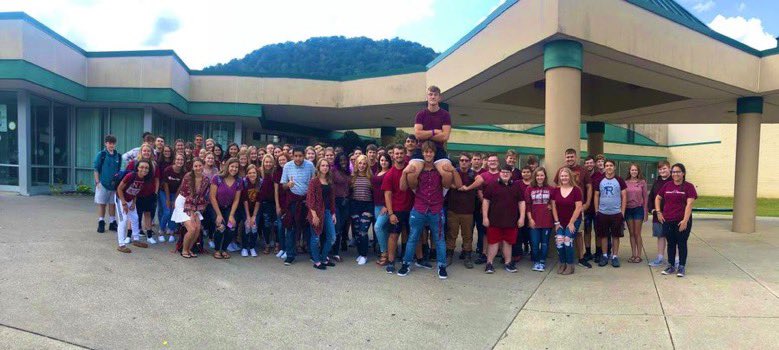 WarriorFanZone's tweet photo. Our OWN showing support for the family of Alex Miller and the entire Roane County community. #RIP80 https://t.co/60fV2NYAEZ