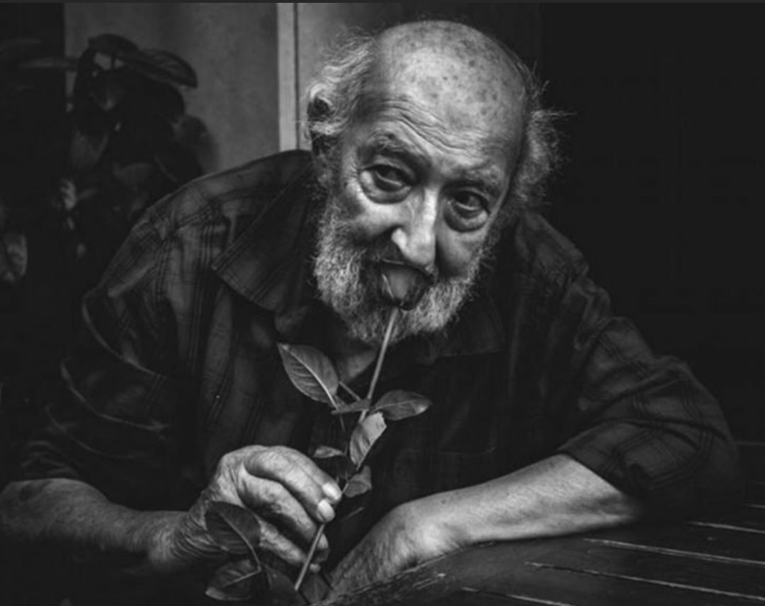 Rastgele çekildiğimiz fotoğraflar daha güzel çıkıyor, tıpkı tesadüfen tanıştığımız insanlar gibi.

Ara Güler