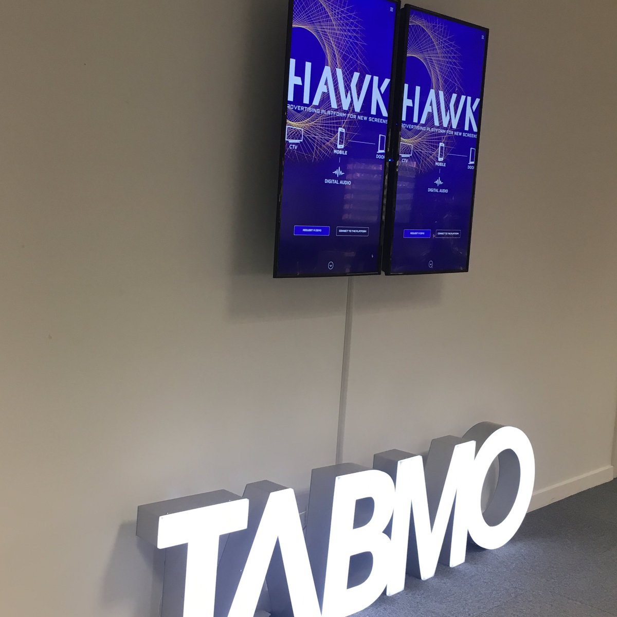 Faustine_Bsqt's tweet photo. Merci à tous d’être venus chez #TabMo pour cet afterwork #AdTech & (lady) #Sushi !! Malgré les imprévus on espère que vous avez apprécié autant que nous la soirée !
@TabmoLabs https://t.co/wKPsuiCR0z