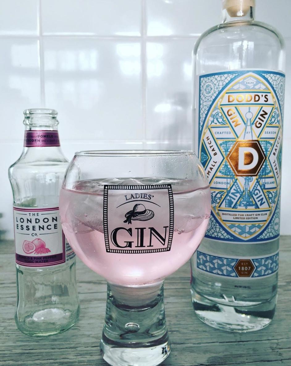 BBBrandsUK's tweet photo. Pretty Pink Pairing! 💕

@DoddsGin &amp; @londonessenceco

📸: @gintemptress (IG)

#doddsgin #pinkgin #ginandtonic https://t.co/xd0oJ5bDdF