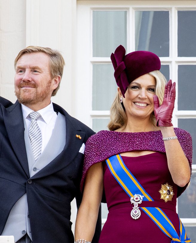 coacholoog's tweet photo. Prachtig, koningin Máxima in @JANTAMINIAU 😍😍 #prinsjesdag2019 https://t.co/HwvXHqpn1v