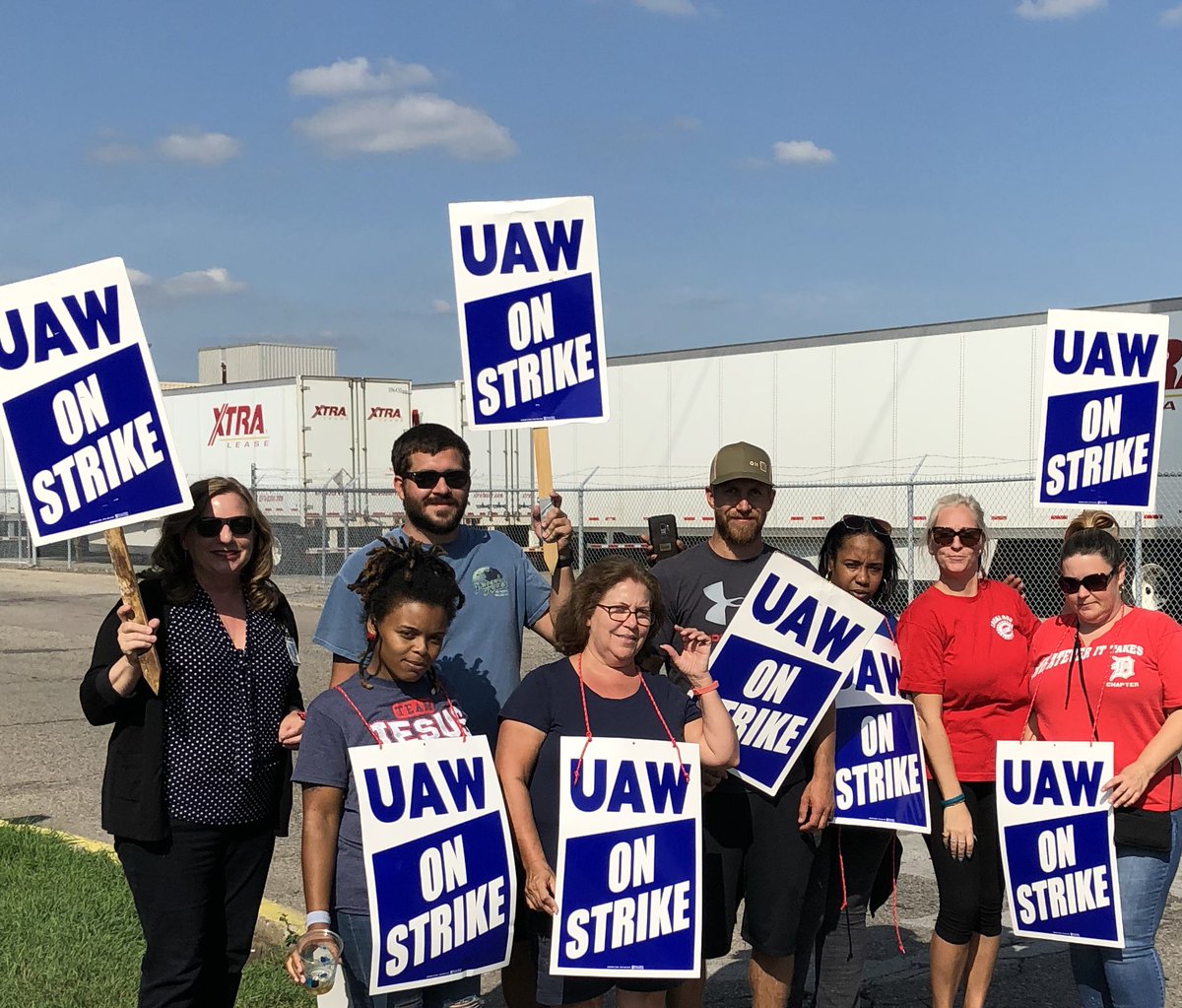 MDeatrick's tweet photo. As a proud member of @UAW 1981 @paythewriter, standing strong on the picket line at the GM Ypsilanti Michigan Processing Center with my @UAW brothers amd sisters.  #NWU #solidarity https://t.co/BG9kHvCnQz