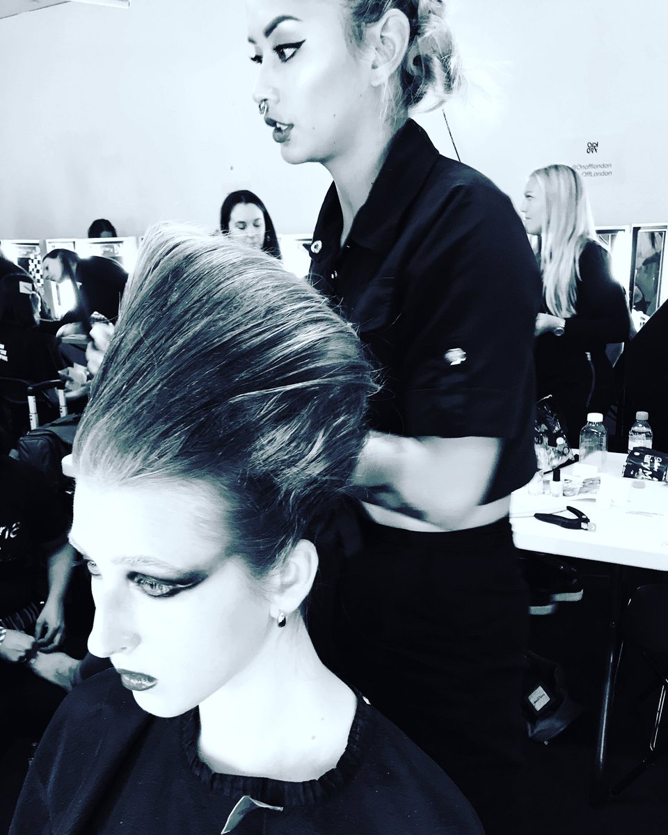 And getting ready for show on/off fashion week...
Thanks team for great work @lorealpro #lorealprouk #tecniart <a href="/onofflondon/">On|Off</a> #yandengyu @imy_du <a href="/jonny_engstrom/">Jonny Engström</a> #guykremersalon