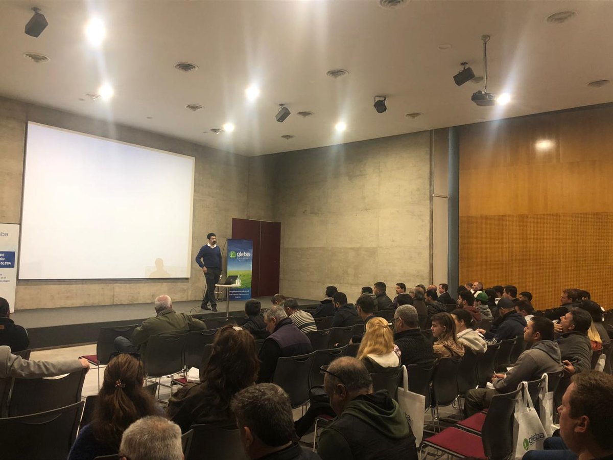 Con estas imágenes resuminos lo que fue este primer día de la "IV Jornada de Capacitación Ambiental". 
Los esperamos mañana para seguir capacitandonos‼️

#Cordoba #UniversidadBlasPascal #ControldePlagas #SanidadAmbiental #Capacitacion #GlebaAmbiental #BuenMartes