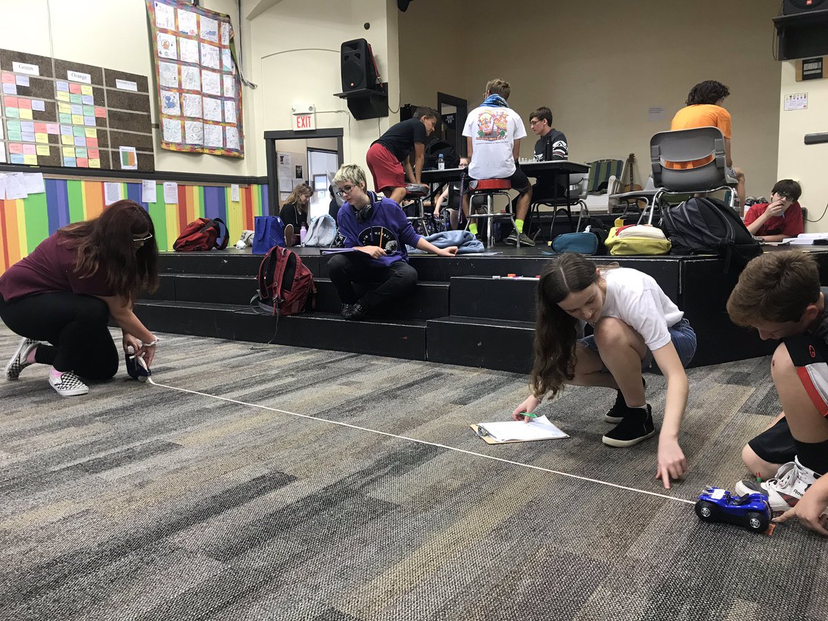 IanatLinworth's tweet photo. Modeling speed and velocity at @LinworthAPNewts in #PhysicalScience today! https://t.co/OauqrIgzti