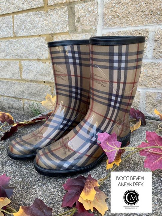 Strongsville_CM's tweet photo. Burberry size 7.5 $75 https://t.co/sWa6pWXvLt