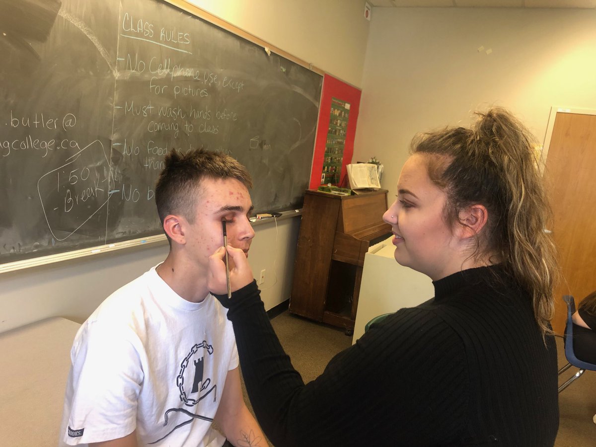 Chris_Boulay's tweet photo. @HHSS_RedHawks welcomed @FlemingCollege to kick off our dual credit Makeup Artistry course today! #tldsblearns #tldsbpathways https://t.co/IxS8018BKN