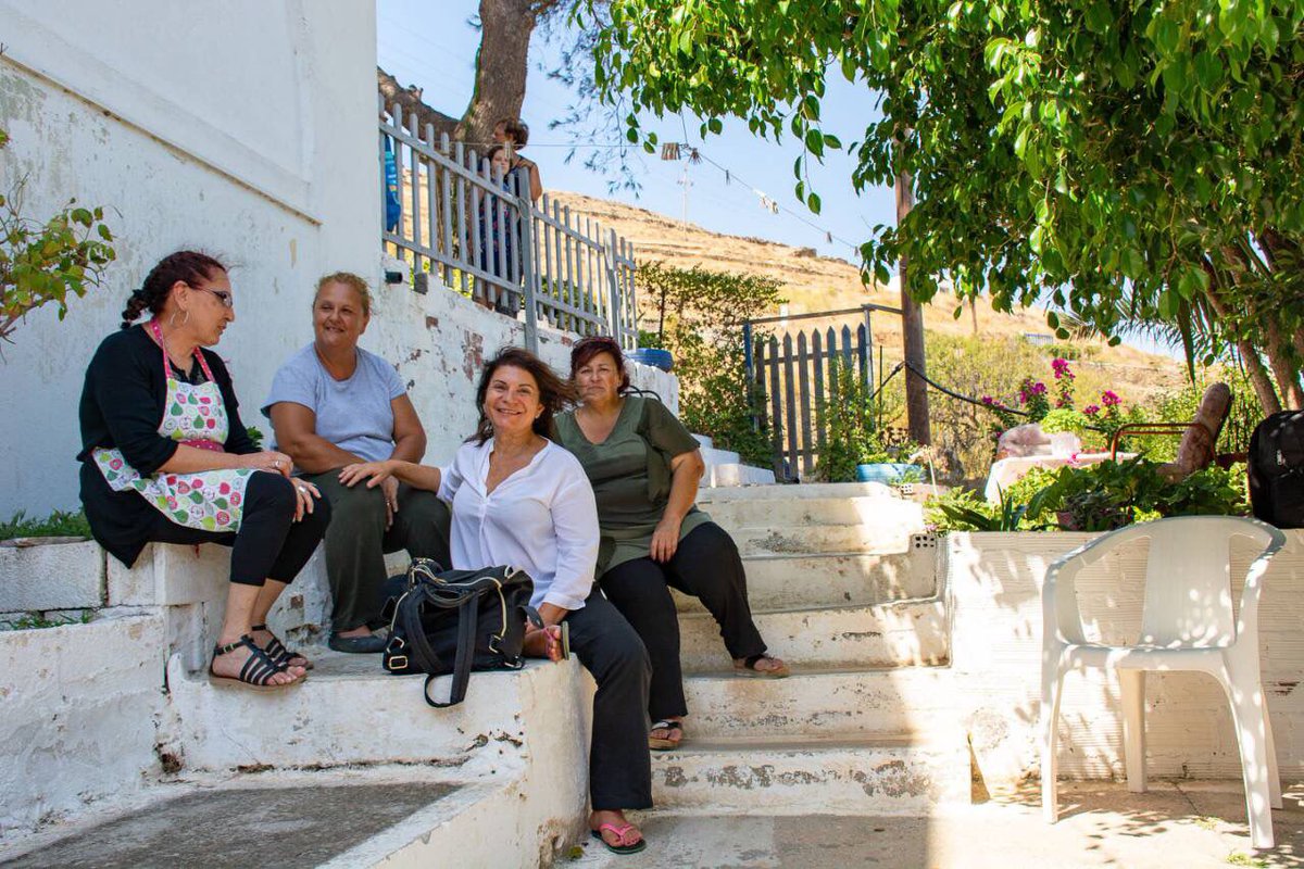argirogr's tweet photo. I would need a lifetime to post photos from all these incredibly hospitable locals I’ve met! Here I am in Kythnos Island with just a few of the people that made my stay to feel like home. Thank you 💙
#kythnos #cyclades #aegeanlikenoother #greece #visitgreece #bealocal https://t.co/jkJg120plr