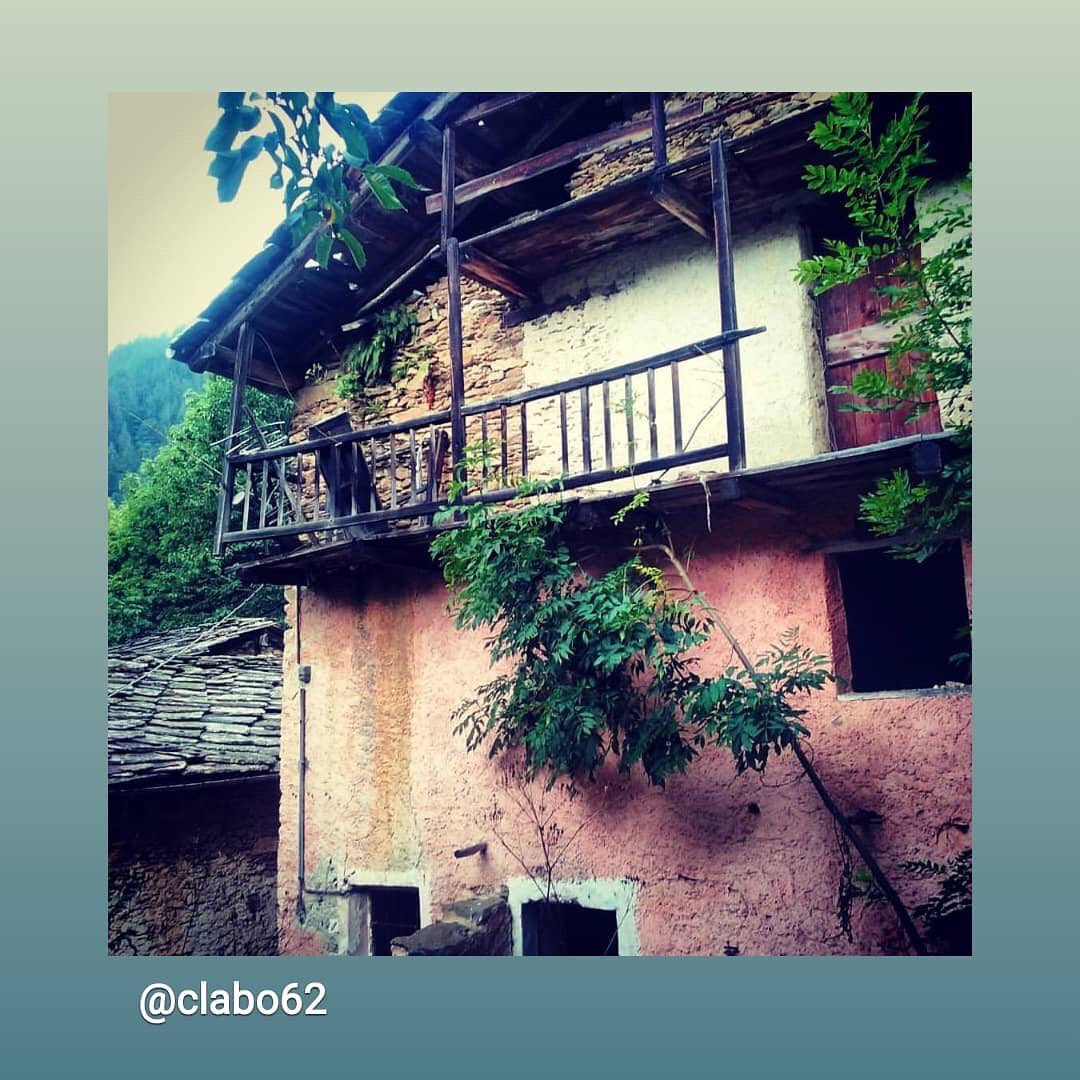 Patrizi38152950's tweet photo. ROURE CLEA (o La Cleo) - Foto @clabo62 #roure #rourechisone #balma #roreto #Bourcet #ValChisone #Torino #Piemonte https://t.co/p7sdEnUuqf