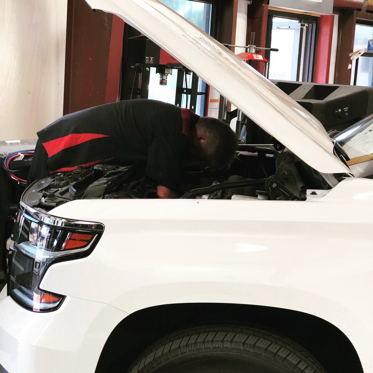 chucks_auto_'s tweet photo. 🔧Whether the job is big or small, we can take care of you here at Chuck’s Automotive Repair.👨🏻‍🔧Dave☎️ 214-548-5602
#chucksautomotiverepair #XLparts #oreillyautoparts #snapontools #jasperenginesandtransmissions #mckinneytx #napaknowhow #matcotools #chucksauto #bgproducts https://t.co/uBy0rE0qiH