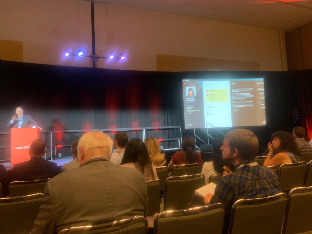 JatinThaker's tweet photo. ⁦@Oracle⁩ #oow19 ⁦@chrismleone⁩ career mobility 👌 nicely done. https://t.co/IxkwFlhlRq
