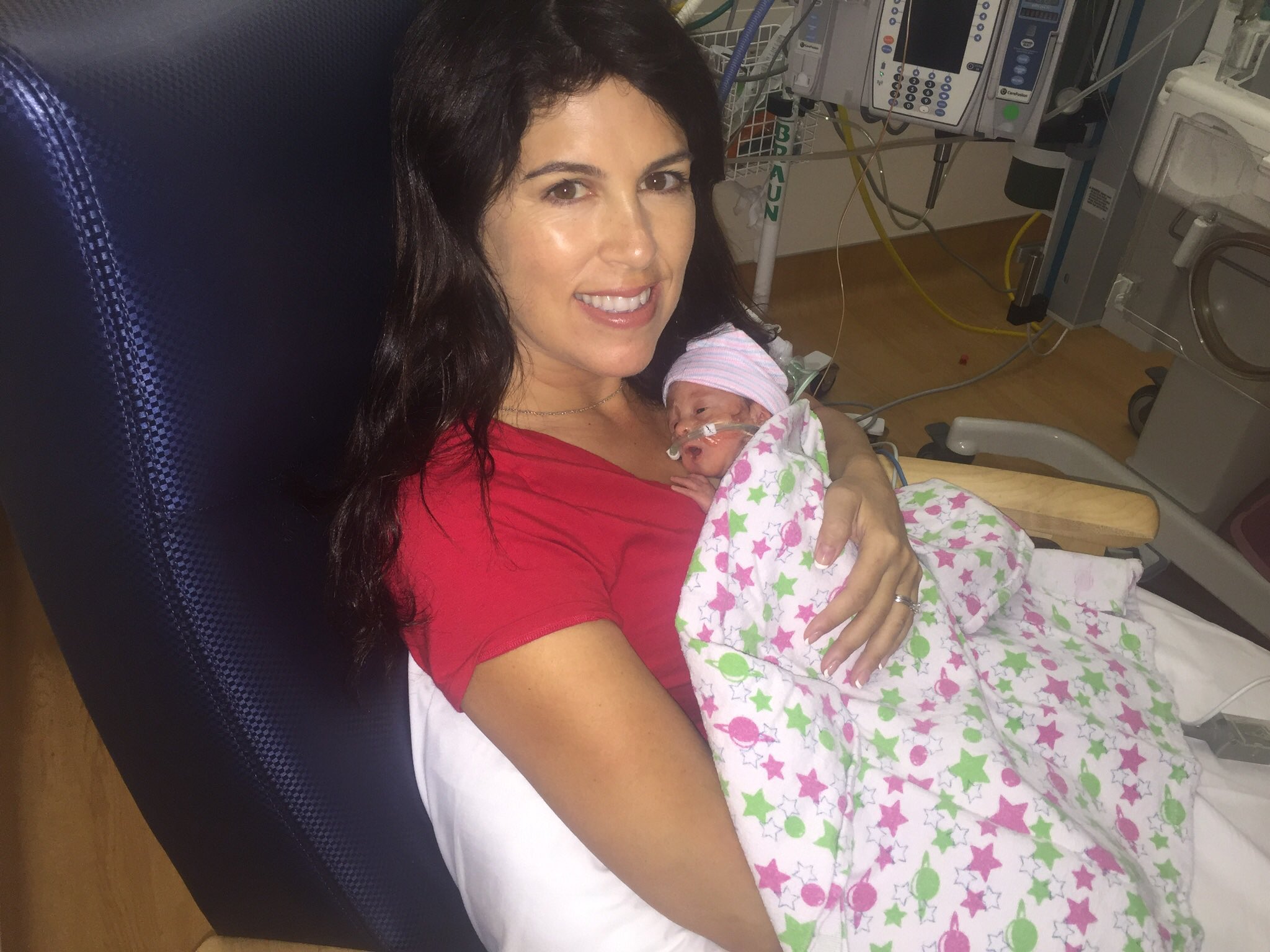 Sara Welch on Twitter: "@lindsay642 @aflink27 @yashar @katelyn_bolen Baby  Bo was 2 pounds 11 ounces. I waited 2 weeks to hold him. An overwhelming  time but we had an incredible #NICU team