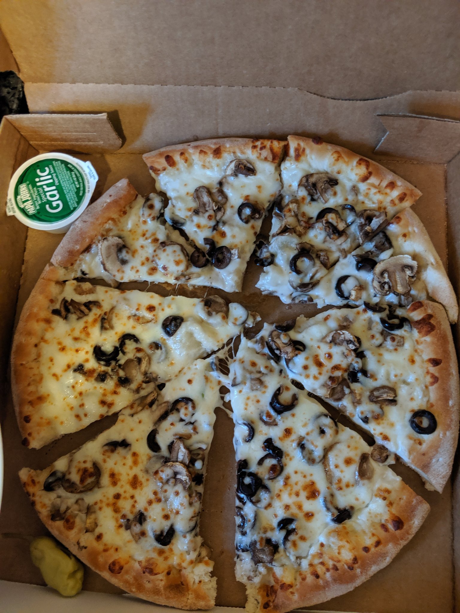 Elizabeth On Twitter Damn Papajohns I Didn T Know Cleancut Meant Crookedcut Https T Co Rdi3aktnty Twitter