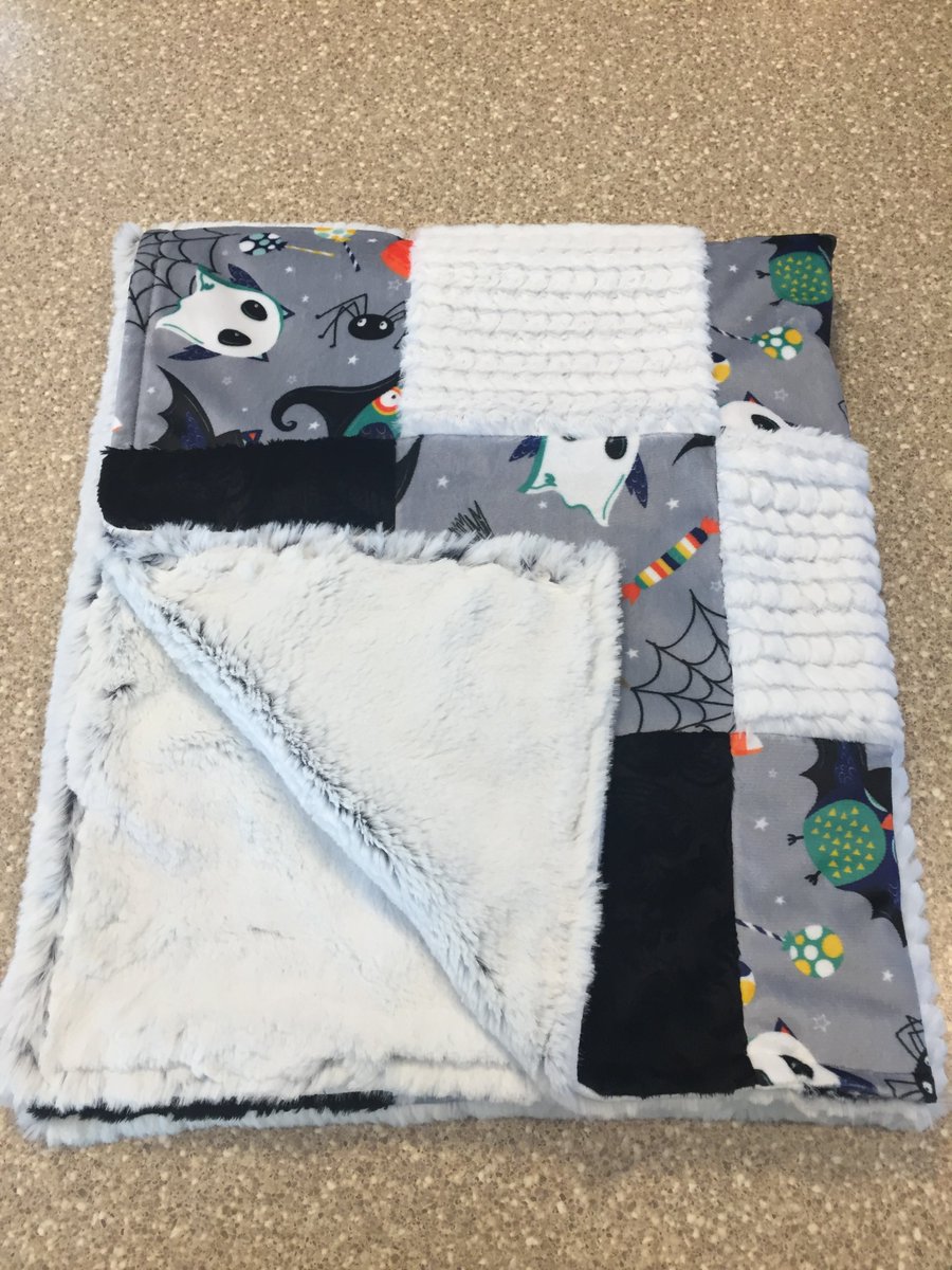 SewBlessedMinky's tweet photo. End of September giveaway.... https://t.co/VQws5CBCvv