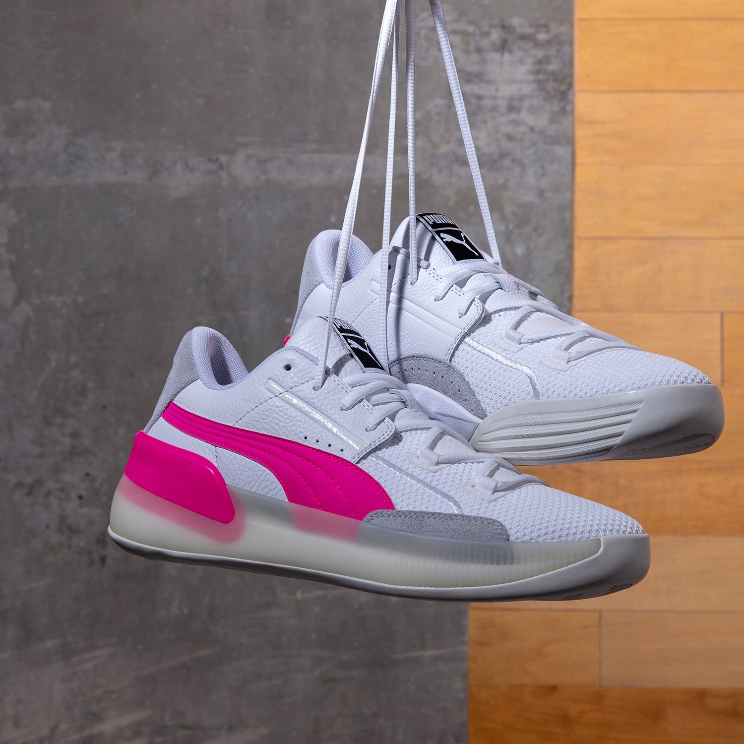 PUMA Basketball en X Clyde Hardwood Pink Black or Green https t Cp4gkL4bhp X